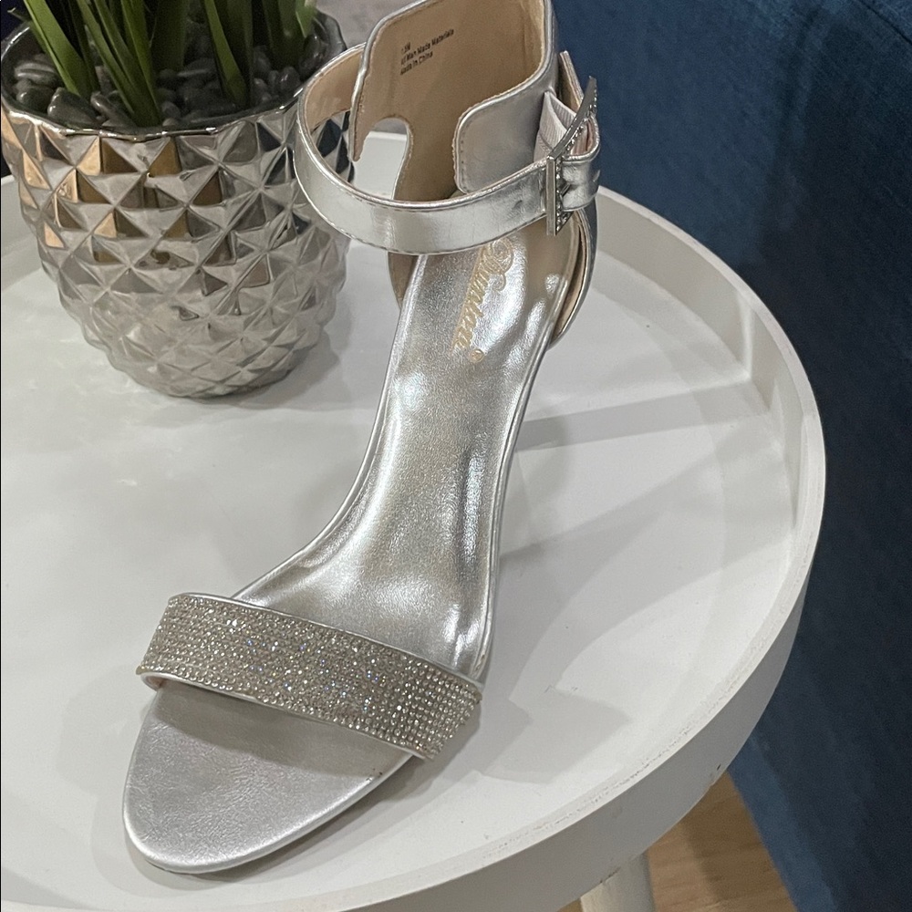 Elegant Silver Women's Sandals